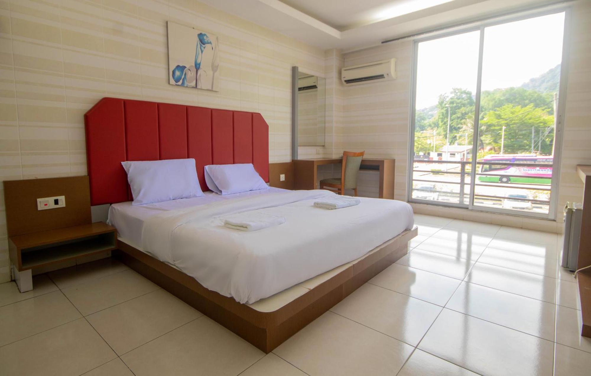 Jq Happy Lumut Hotel Luaran gambar